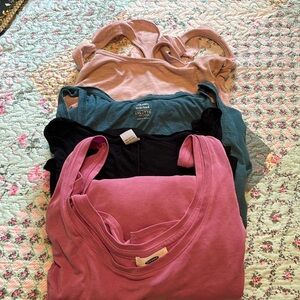 Lot of Old Navy Tank • XXL